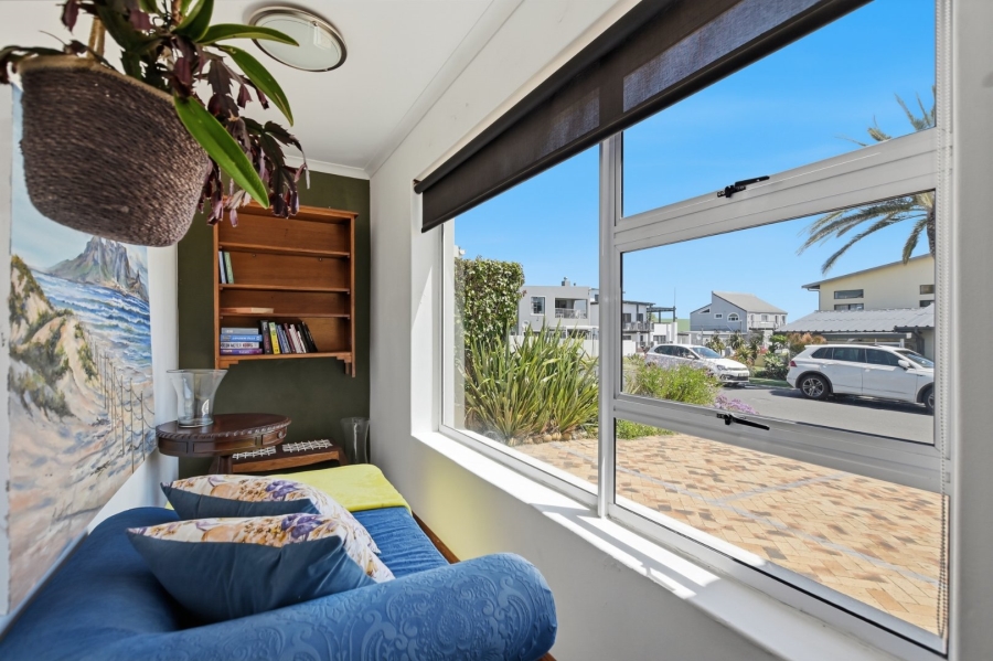 8 Bedroom Property for Sale in Melkbosstrand Central Western Cape